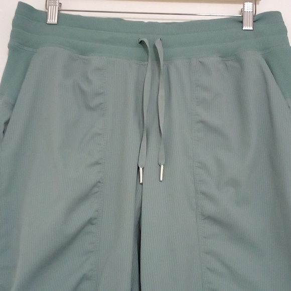 Lululemon Dance Studio Jogger - Picture 4 of 10